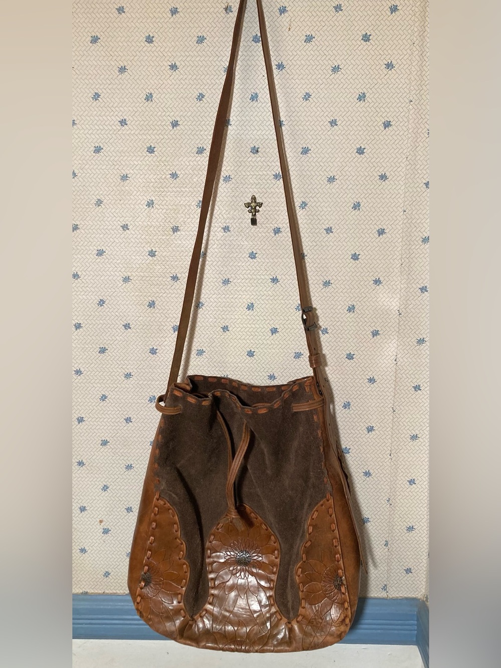 Vintage Hand Tooled Leather Suede Sunflower Drawstring Bucket Bag Boho